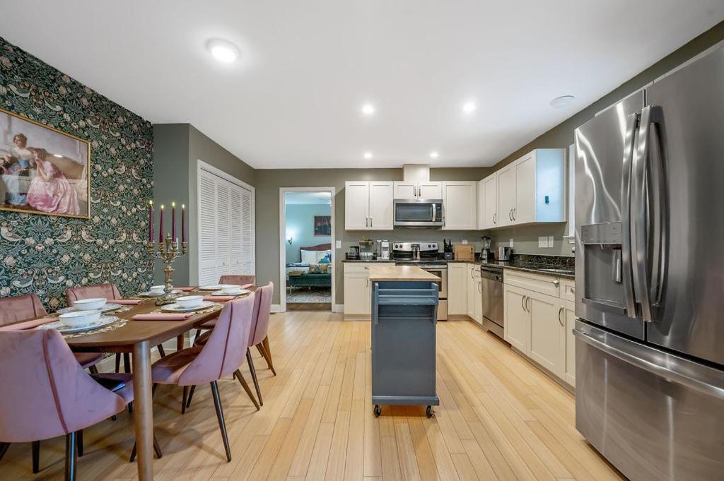 New Victorian Theme, 3Br, Lrg Backyard Close To Pnc Arena, Downtown, And Rdu Airport Роли Экстерьер фото