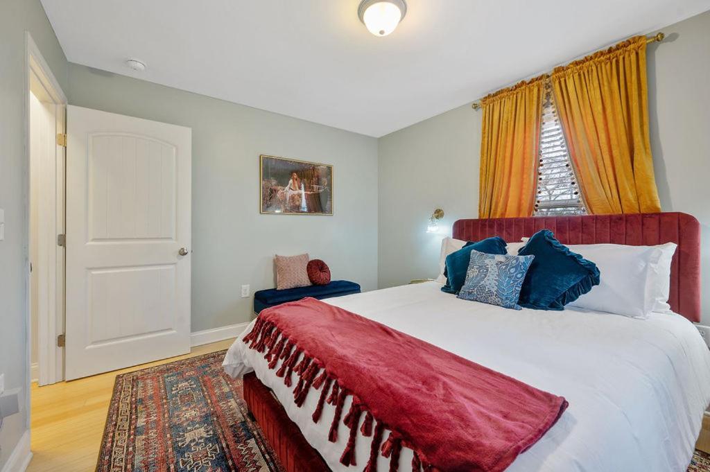 New Victorian Theme, 3Br, Lrg Backyard Close To Pnc Arena, Downtown, And Rdu Airport Роли Экстерьер фото